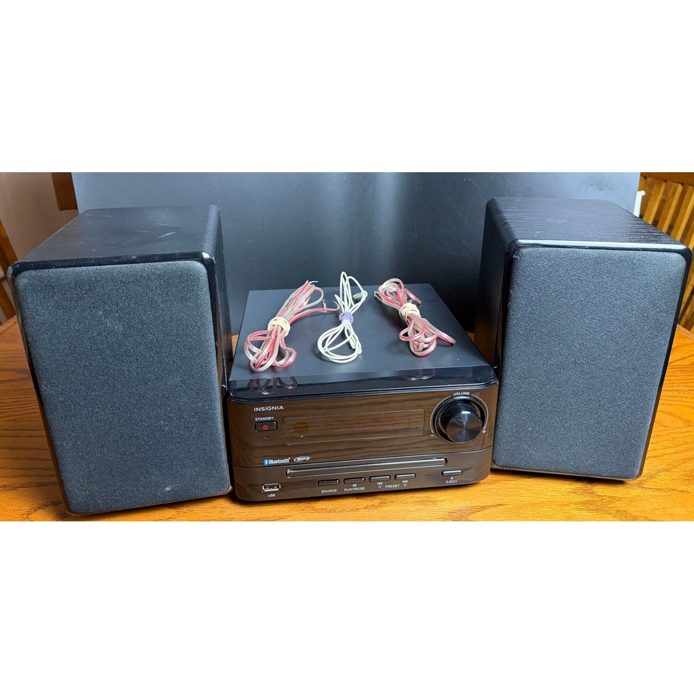 Insignia NS-SH513 Bluetooth Compact Shelf System: CD Player FM, No Remote, WORKS